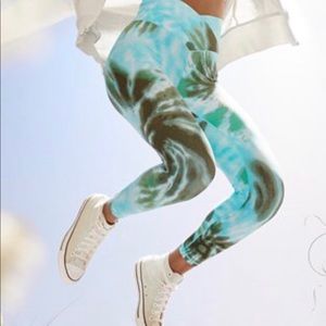 Aerie crossover tye dye leggings!